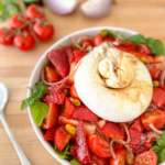 Salade roquette fraise tomate et burrata