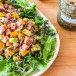 Salade tartare thon à la mangue et tapenade d’algues