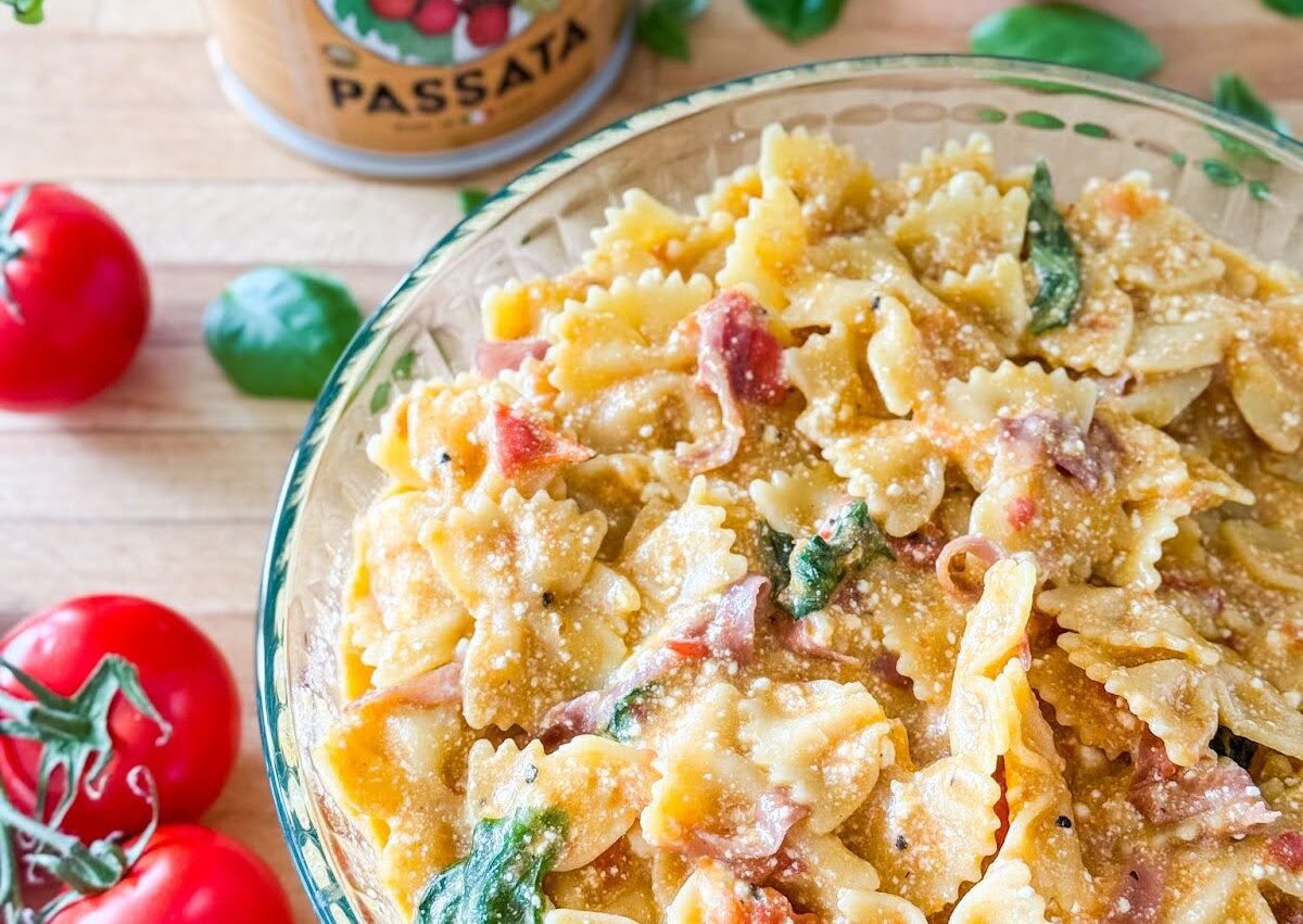 Farfalle tomates-ricotta-basilic-coppa