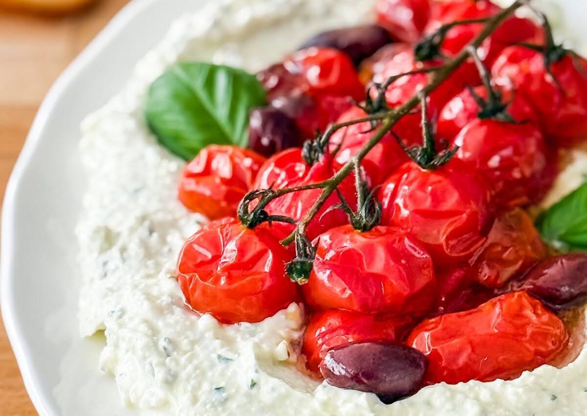 Féta fouettée basilic et tomates cerise confites