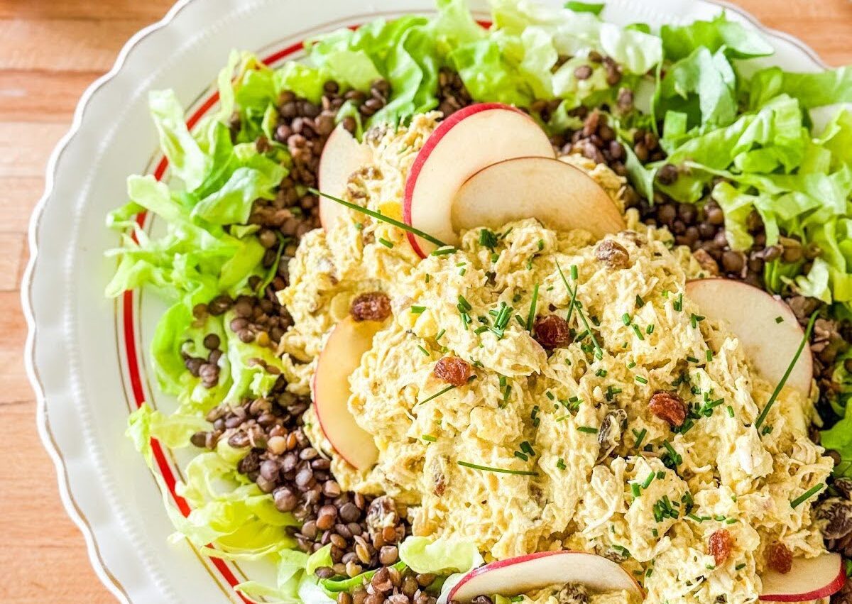Salade crémeuse poulet-pomme-curry et lentilles