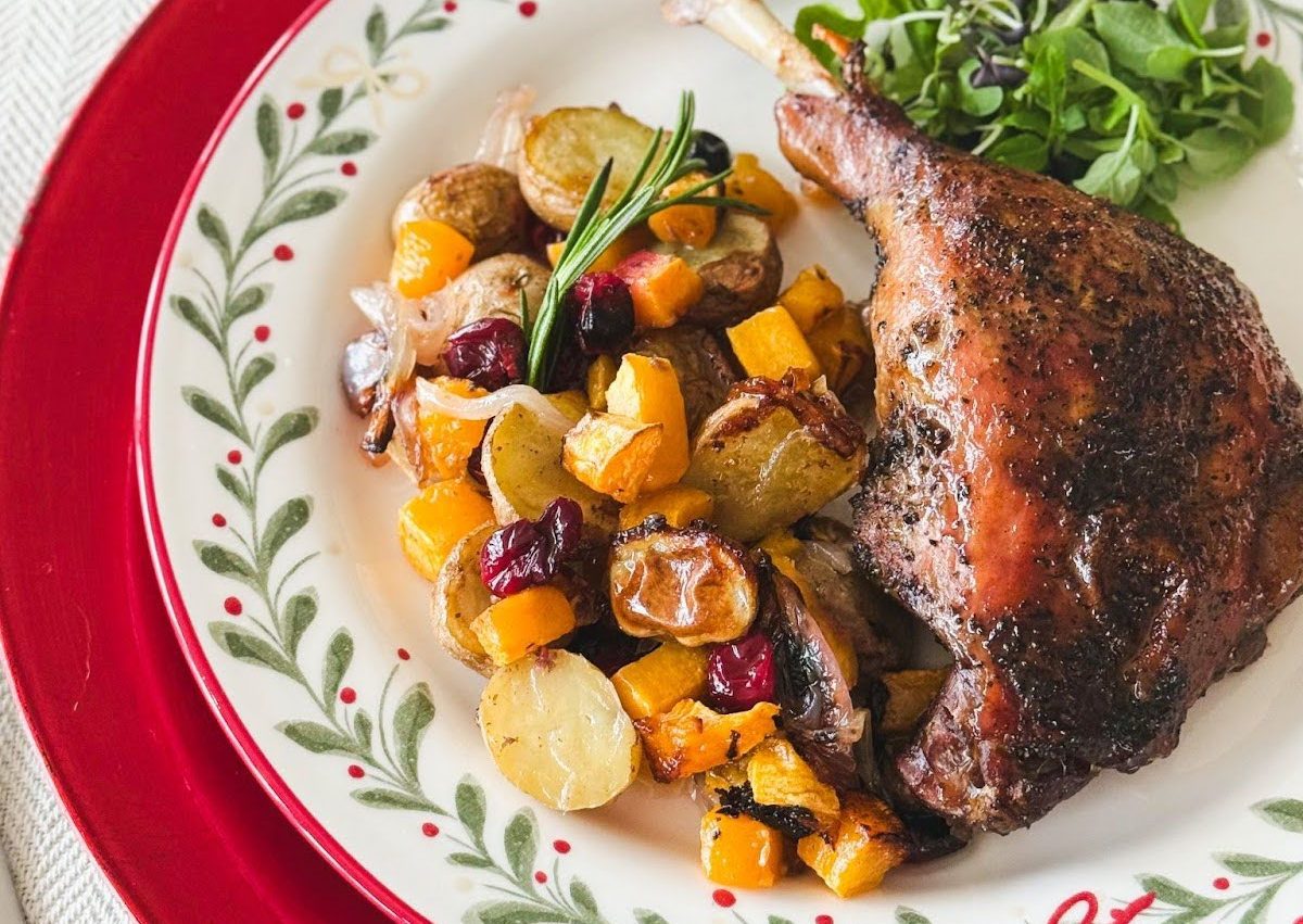 <i class='fas fa-star' aria-hidden='true'></i> À la plaque : Canard confit, butternut, pomme de terre, canneberges, romarin