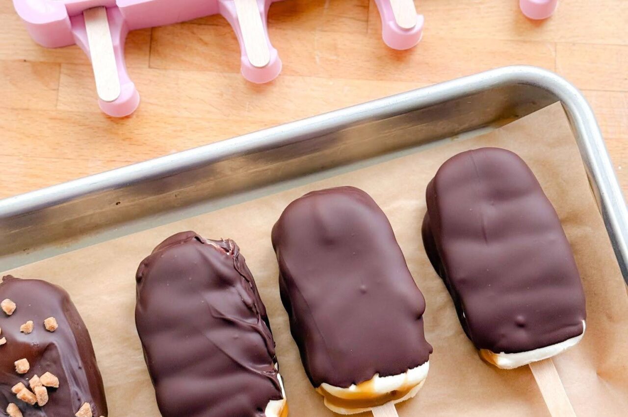 Bâtonnets glacés vanille-caramel-chocolat